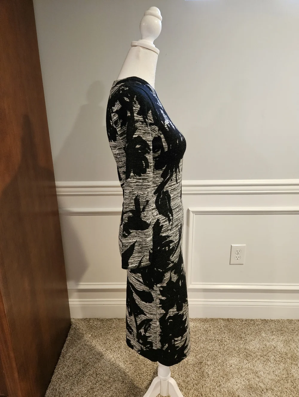 KAREN MILLEN Black & Gray Floral Knit Midi Dress. NWT - Picture 6 of 7